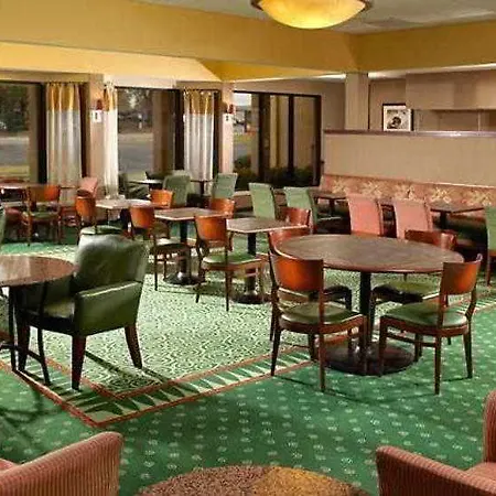 Courtyard By Marriott Memphis East/Park Avenue 