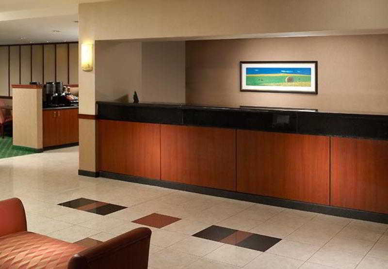 Courtyard By Marriott East/park Avenue Hotel 3*