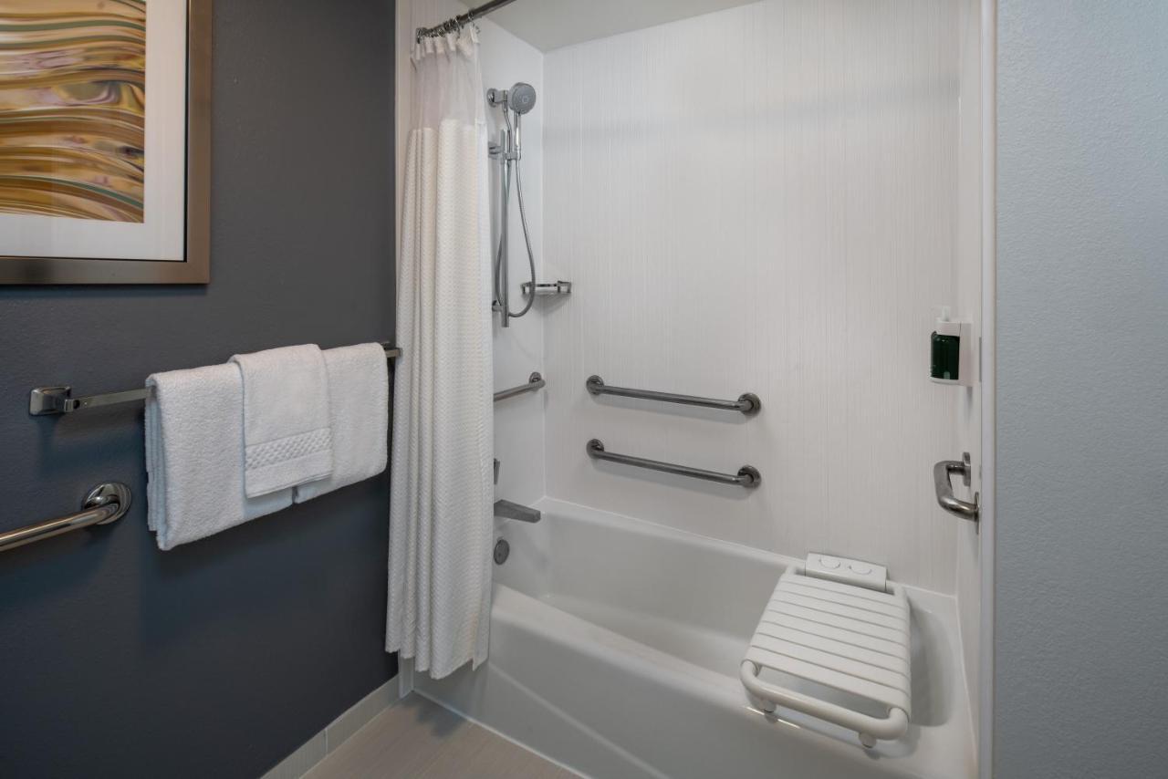 Courtyard By Marriott East/park Avenue Memphis