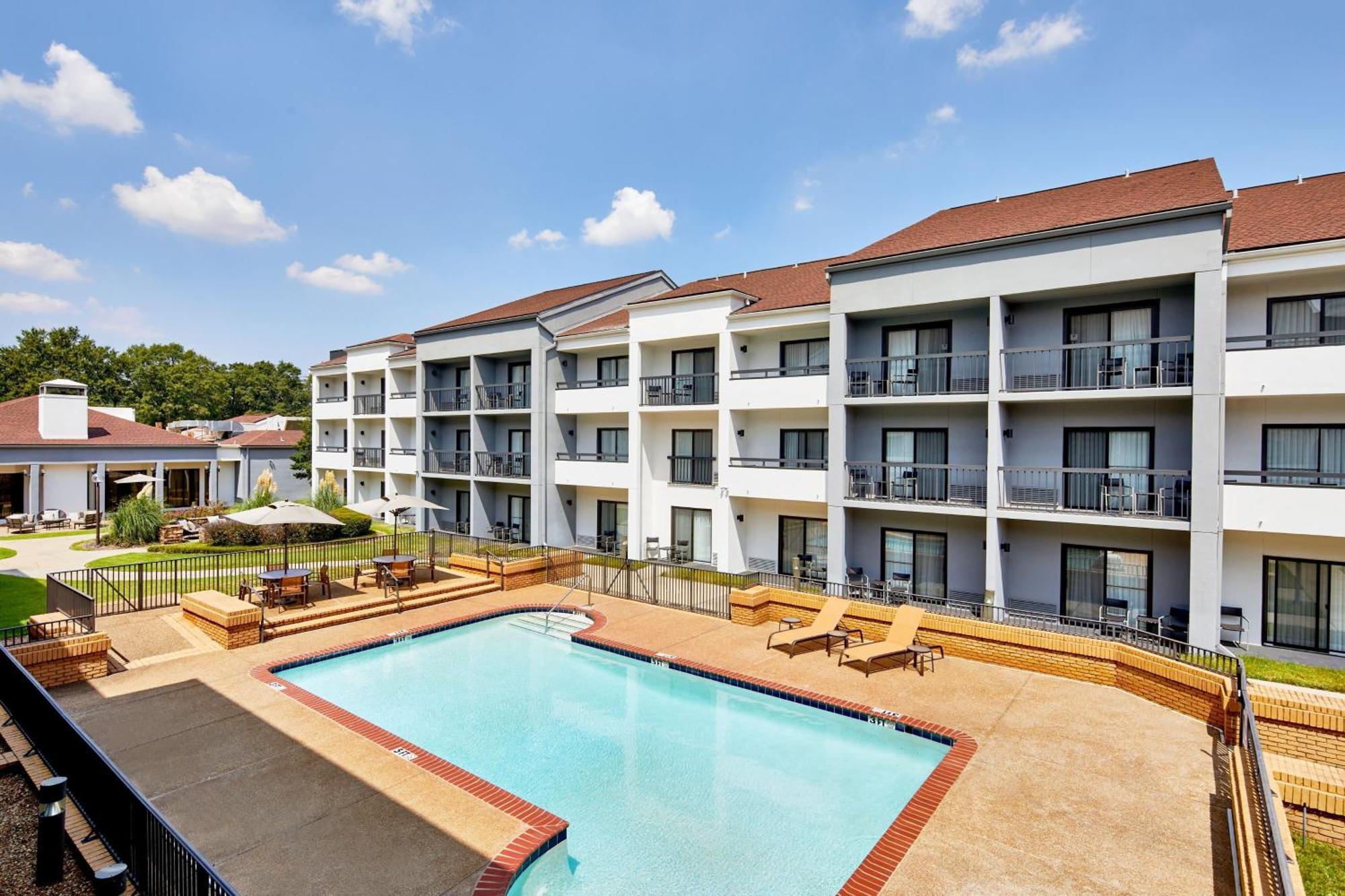 Courtyard By Marriott East/park Avenue Hotel 3*