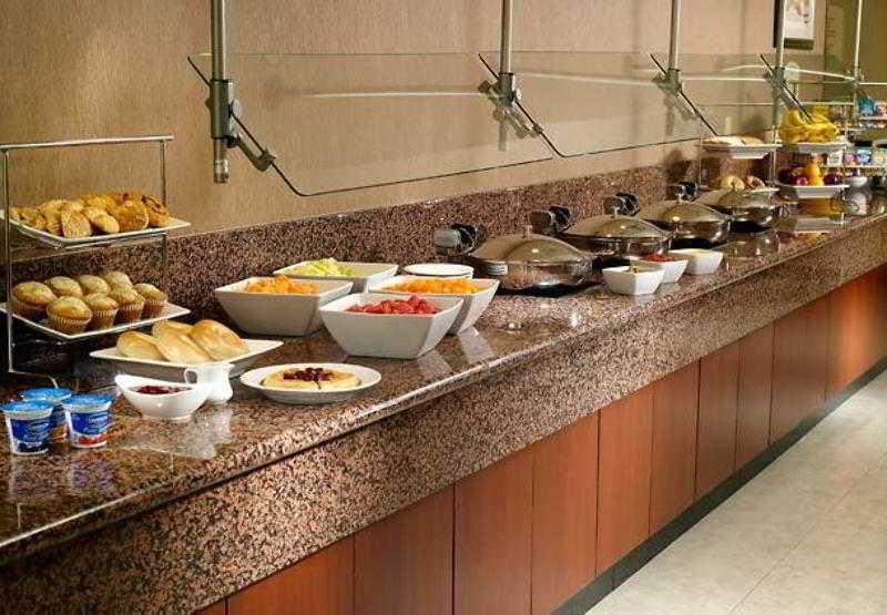 Hotel Courtyard By Marriott East/park Avenue 3*